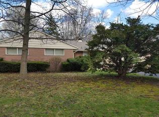 110 N Riley Rd, Muncie, IN 47304