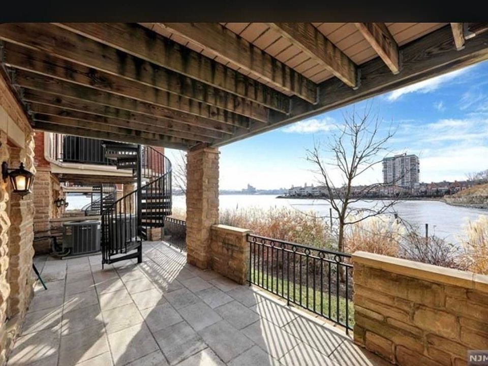 17 Moorings Ln, Edgewater, NJ 07020 Zillow