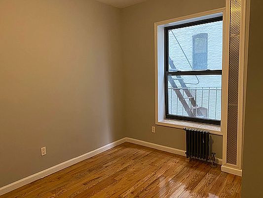3rd image of 1571 Lexington Ave APT 22