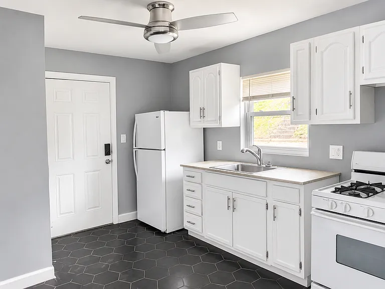 1303.5 Fletcher Ave — Photo 11