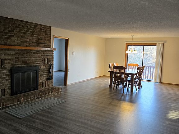 3rd image of 6 Jonell Ln