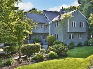 10 Braemer Rd, Setauket, NY 11733