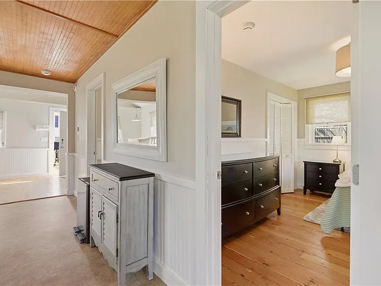 272 Riverside St — Photo 11