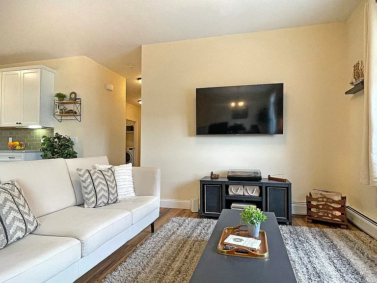 132 Stillwater Ln #5 — Photo 4