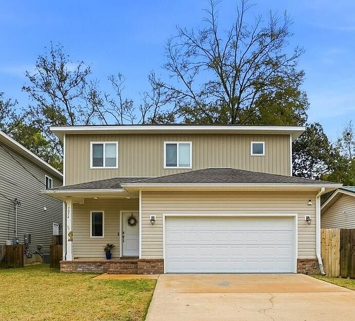 1st image of 707A Cypress Dr