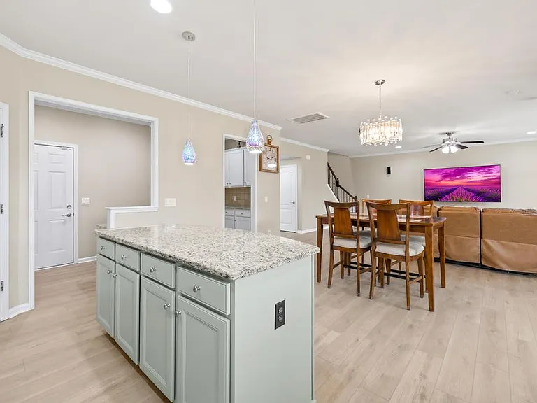 1084 Crescent Moon Dr — Photo 21