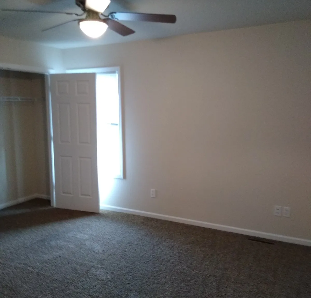 2 bed, 2.5 bath, 1100 sqft, $900 — Photo 4