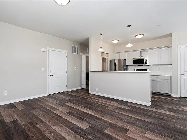 The Summit Apartments — Photo 67