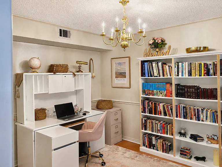4008 Breezy Hill Ln — Photo 10
