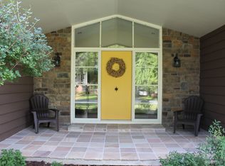 900 E Brandon Dr, Chambersburg, PA 17201