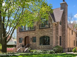 513 N Main St, Naperville, IL 60540