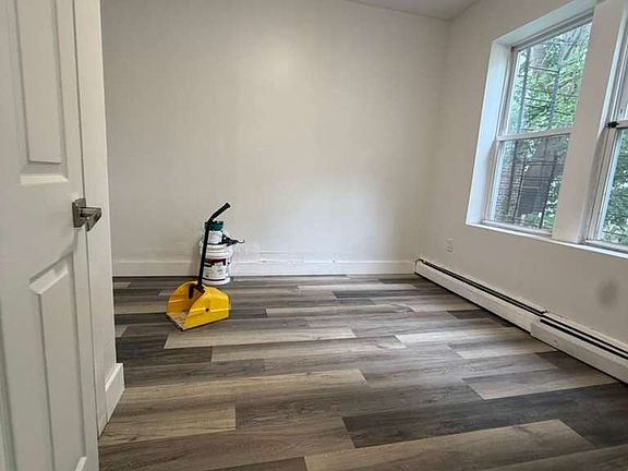 5th image of 20 Seidler St APT 3