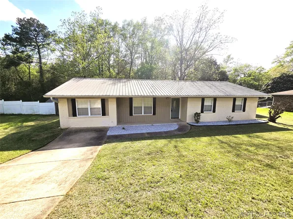 204 Springdale Dr, Enterprise, AL 36330