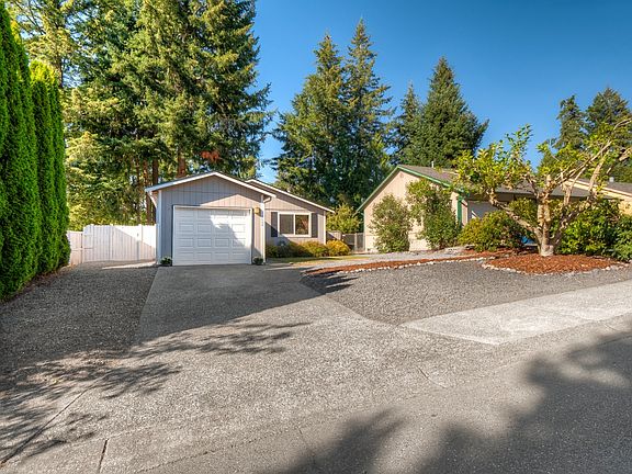 2nd image of 3602 Autumnwood Ct SE