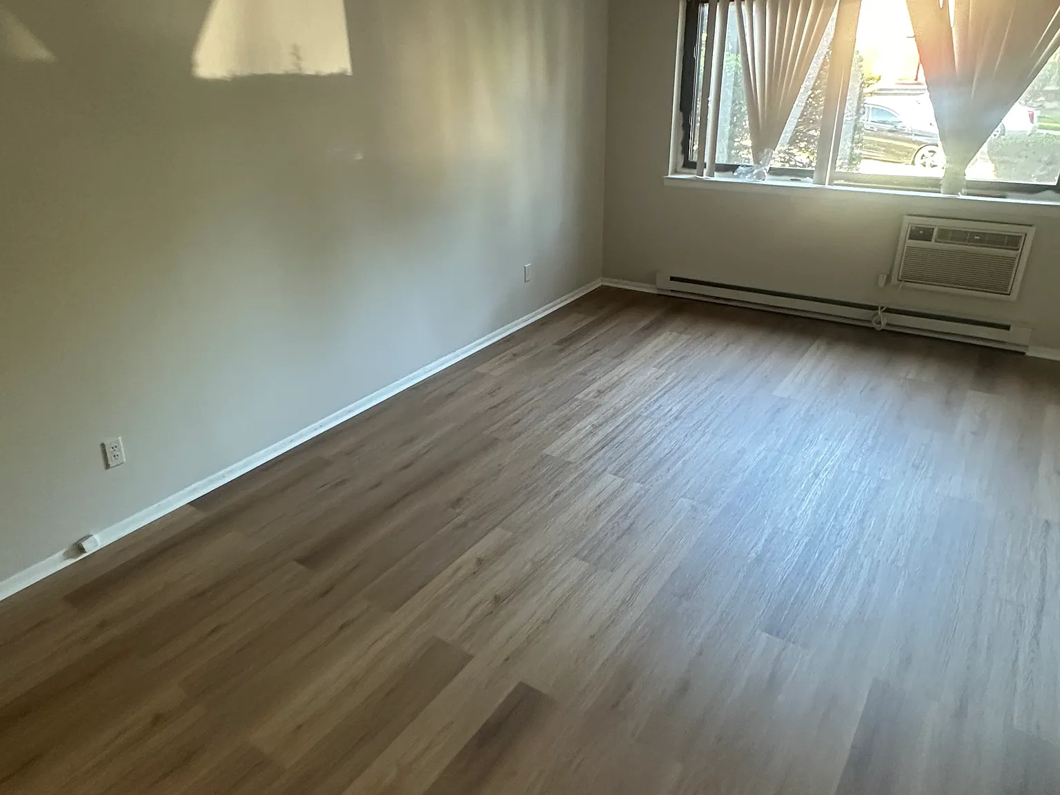113 Kennedy Dr — Photo 1
