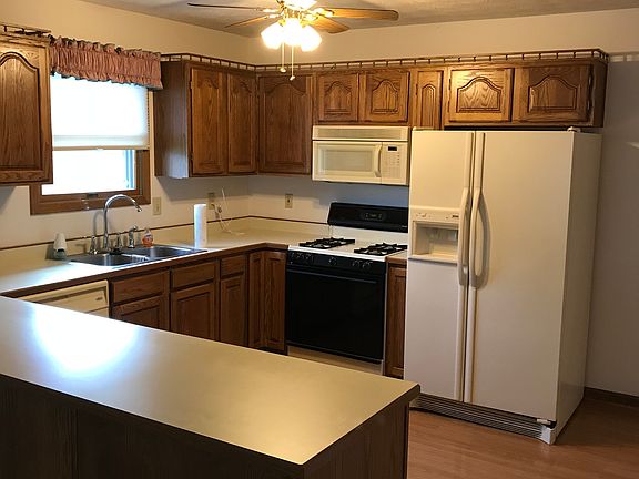 4th image of 2735 Colony Lake Dr W Unit 2