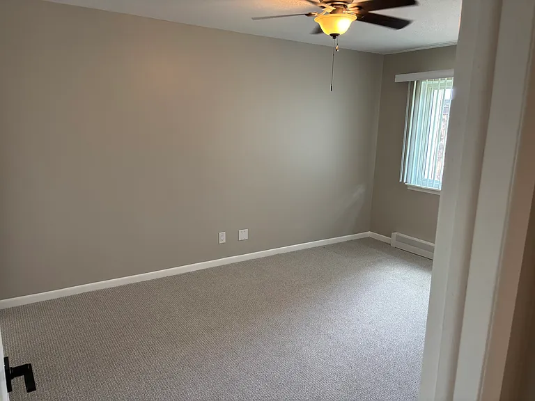 7050 Villa Dr #5 — Photo 9
