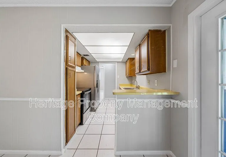 7422 Stonehouse Dr — Photo 12