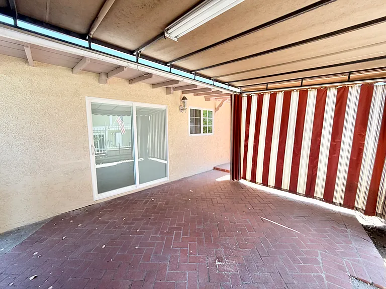 3774 La Crescenta Ave — Photo 30