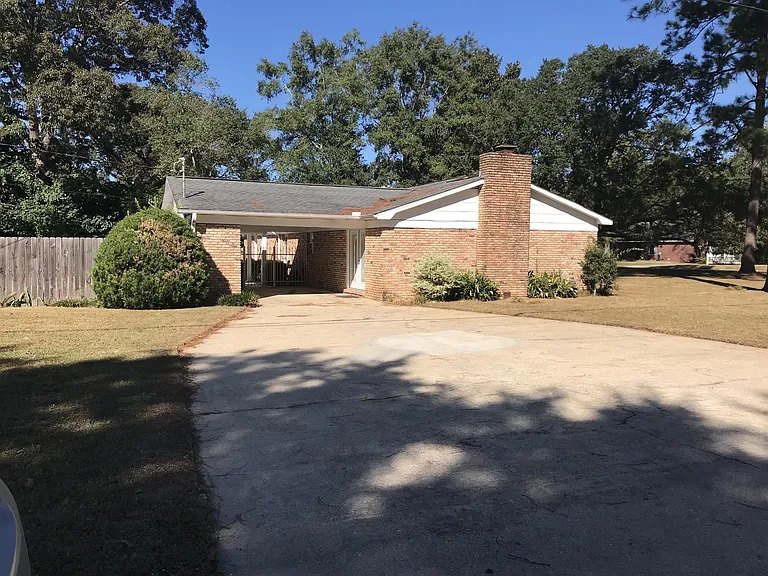 202 Adams Dr — Photo 22