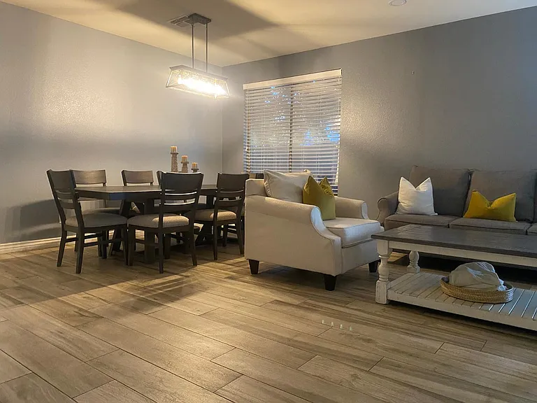 9237 W Irma Ln — Photo 9