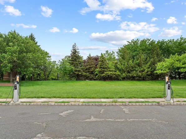 4 Persimmon Court image 37 of 40