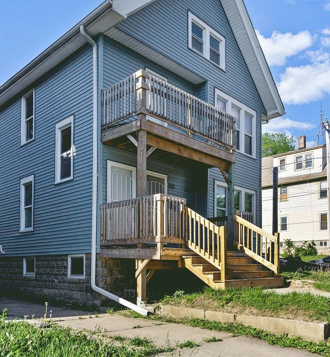 2 bed, 1.0 bath, $975 — Photo 1