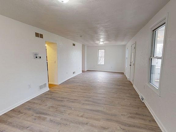 4th image of 8026 Gladstone Dr
