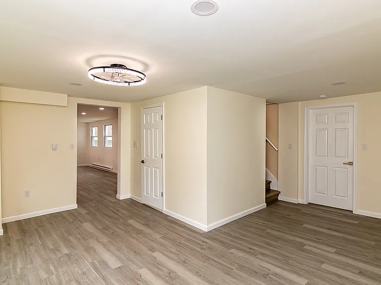 174 Sand Spring Rd — Photo 12