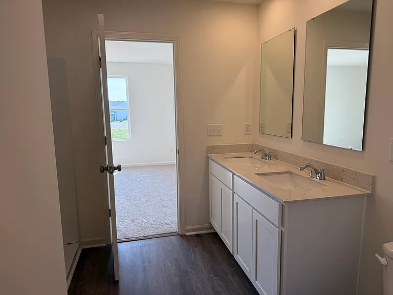 2445 Brookville Dr #B — Photo 32