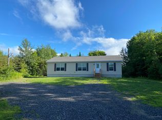28 Furbush Rd, Sabattus, ME 04280