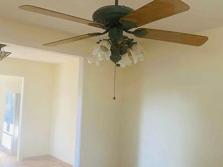 1624 N Genesee Dr — Photo 4