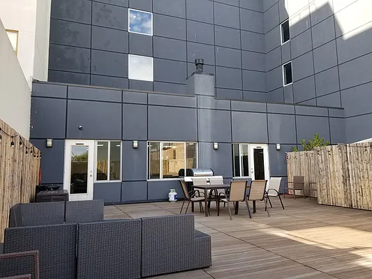 Rented by R New York | media 7