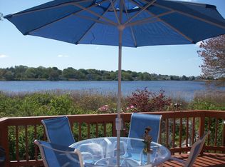 41 Lake Rd, Narragansett, RI 02882