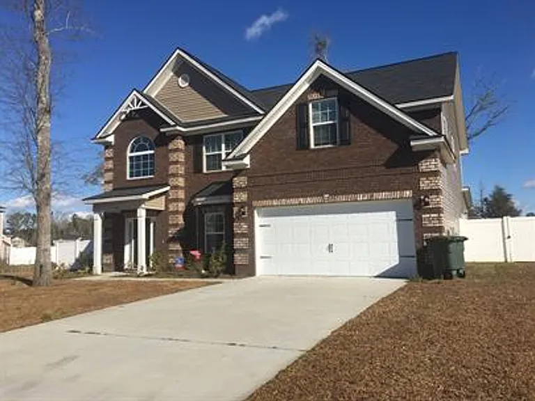 607 Red Oak Ln — Photo 2