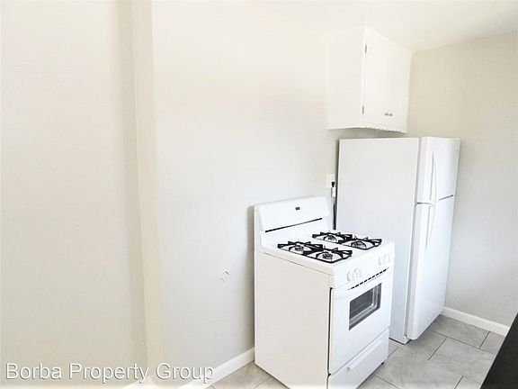 3rd image of 1063 Roswell Ave APT 6