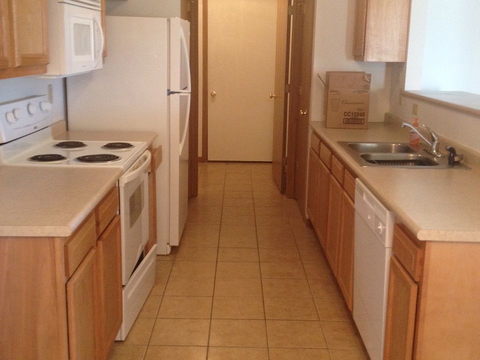 2nd image of 2800 Orchard Park