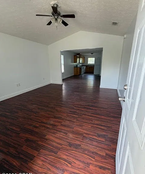 4026 Zinnia Dr — Photo 2