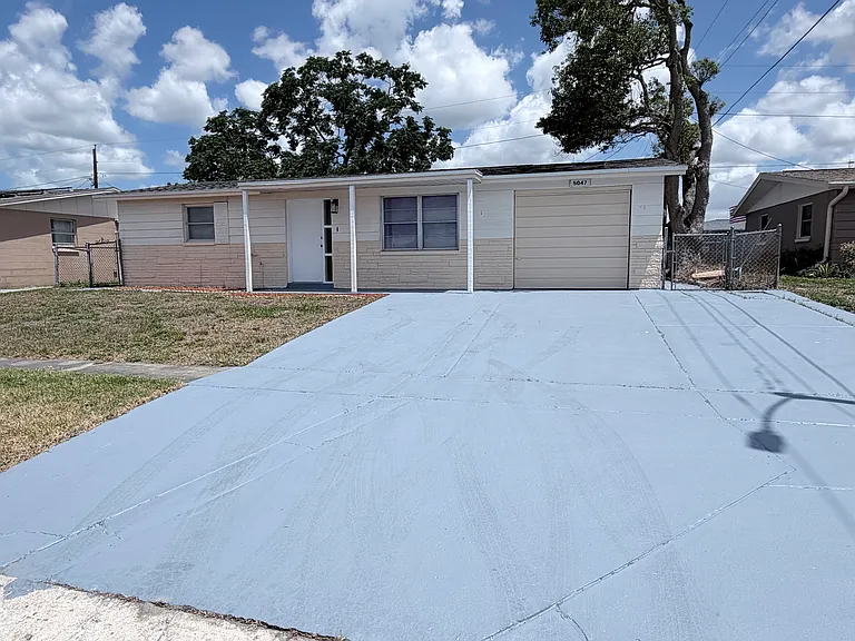 5047 Victoria Ln — Photo 1