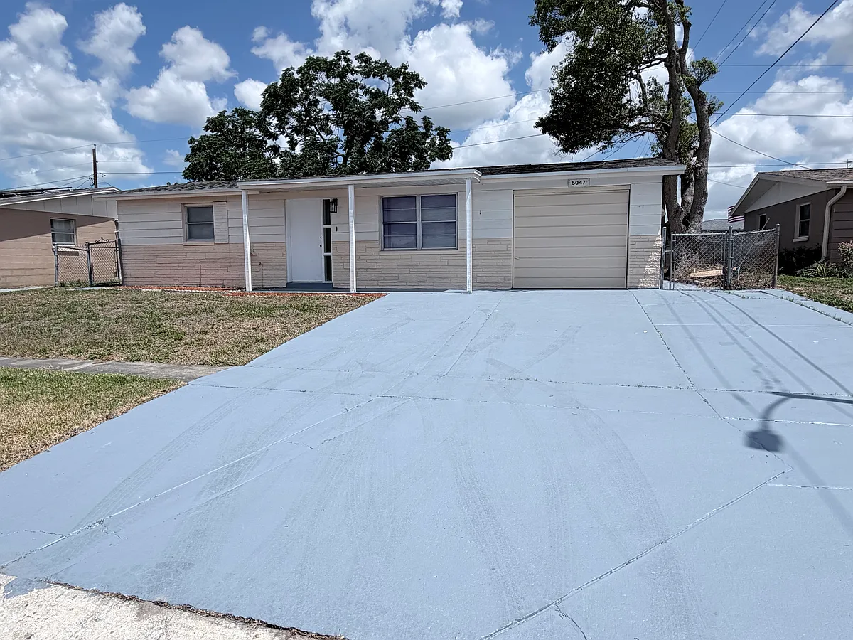 Building Photo - 5047 Victoria Ln