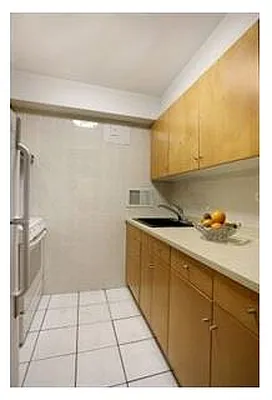 Sold by R New York | media 9