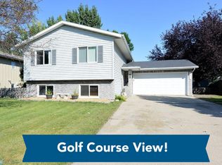 2916 Village Green Drive West Loop, Moorhead, MN 56560