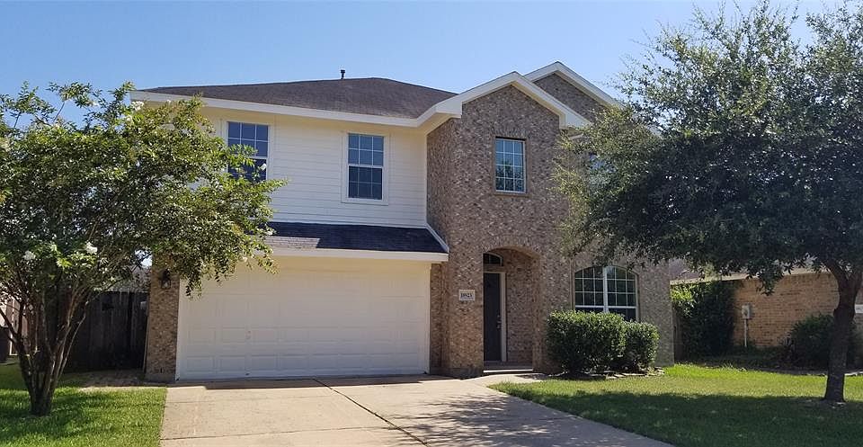 1st image of 18923 Squirrel Oaks Dr