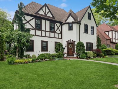 110 Lee Road, Garden City, NY, 11530