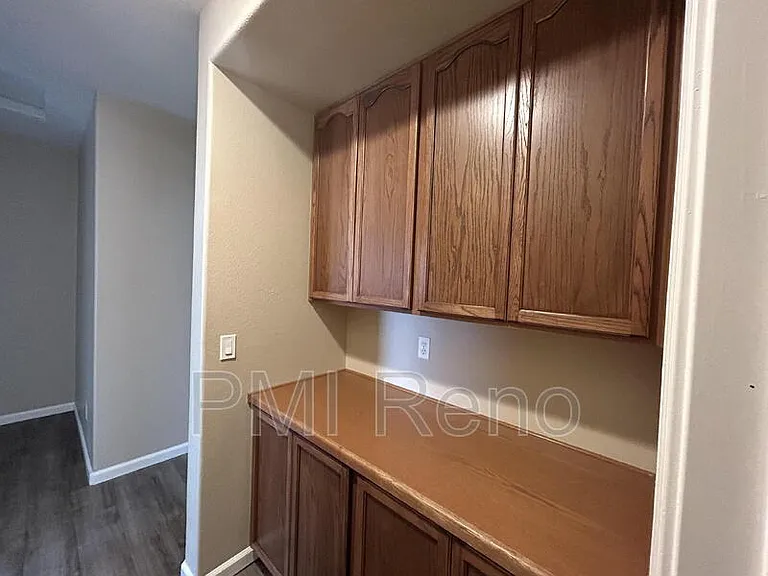 9000 Mahon Dr — Photo 8