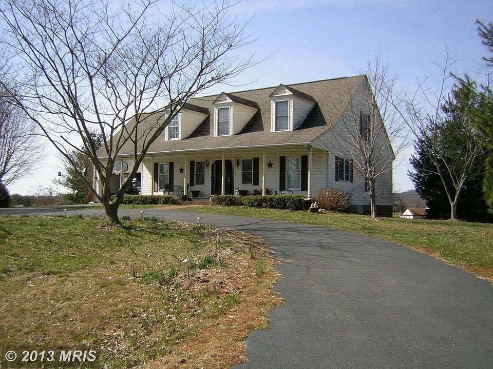 1st image of 16049 Fox Chase Ln