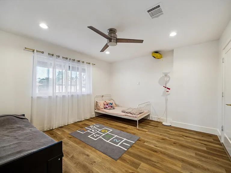 6321 Deerwood Rd — Photo 18