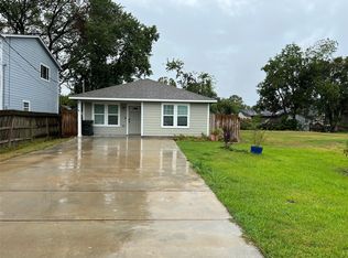 4114 Brown St, Bacliff, TX 77518
