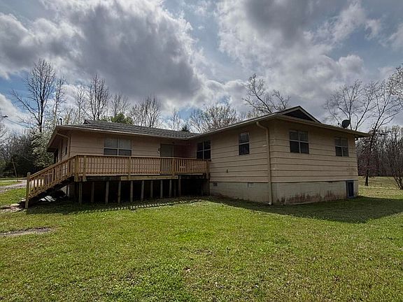 2nd image of 211 Oak Rd