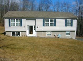1410 Greenfield Rd, Carbondale, PA 18407